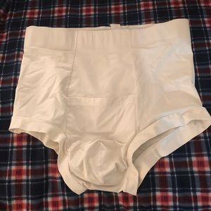 Men’s high rise pouch front control briefs. ML